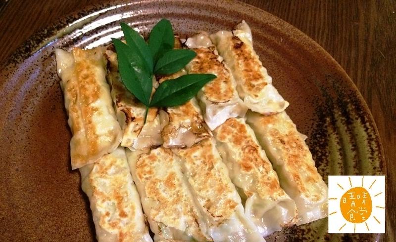 これは簡単に包める！鶏ひき肉と春雨でヘルシーな棒餃子。