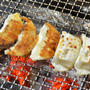 『冷凍餃子』の炭火焼