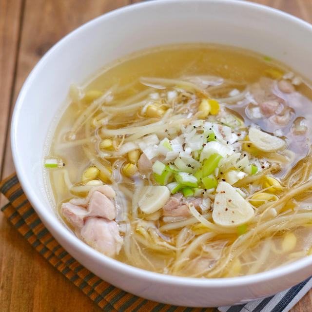 具沢山＊豆もやしと鶏肉のにんにくスープ＊豆もやしと鶏肉とにんにくた...