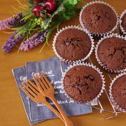 簡単ホットケーキミックスでつくる、ダブルチョコレートのカップケーキ