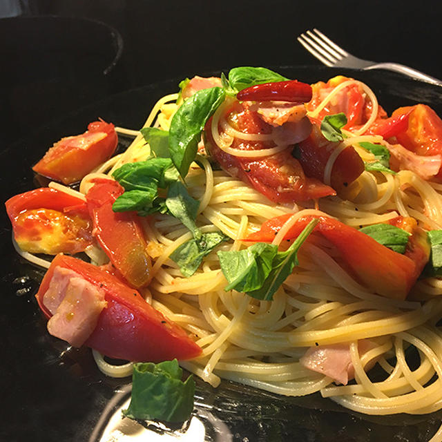 シンプルなトマトのスパゲッティー。