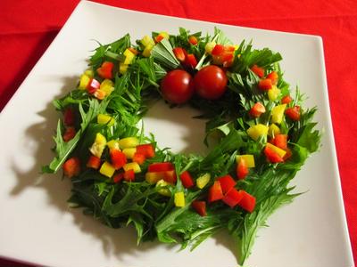 ビタミンCスペシャル！水菜とパプリカのクリスマスリースサラダ