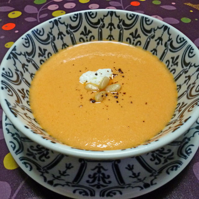 「にんじんのとろ実」と豆腐のスープ