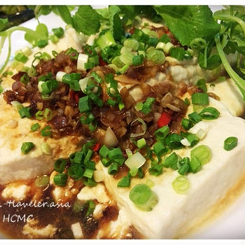ベトナム自炊生活４７　5分で出来る！温豆腐のにんにくソースがけが絶品！！