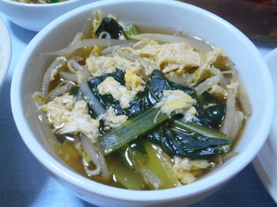 小松菜ともやしの卵スープ