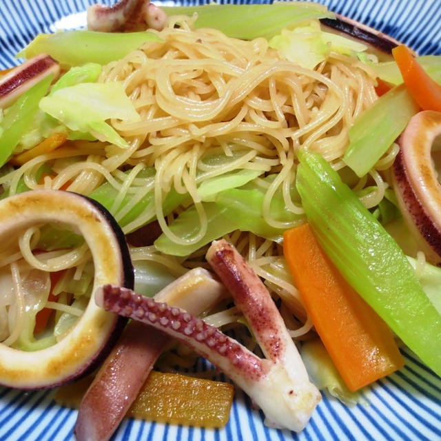 イカとセロリの焼きビーフン