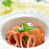 トマトの甘味たっぷり！イカと大根のトマト煮✿