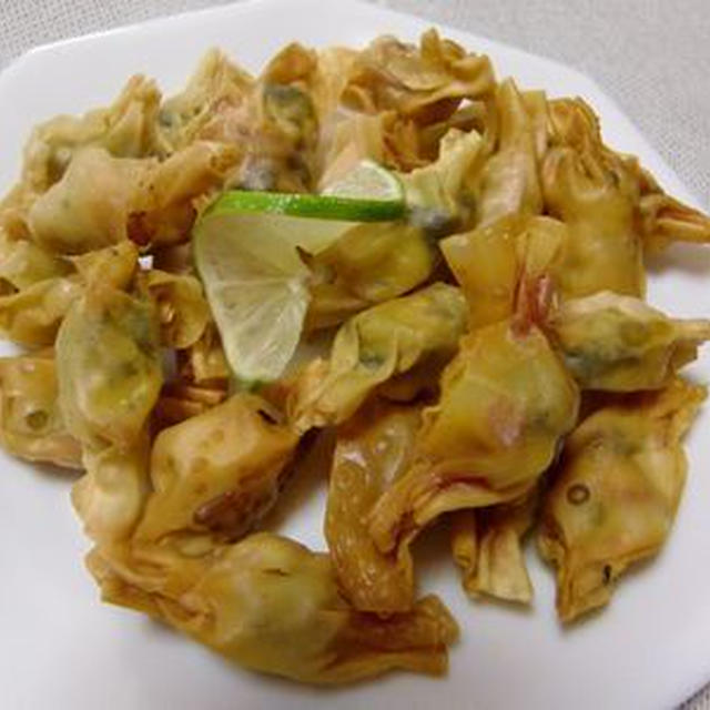 レーズンとチーズのカレー風味揚げ