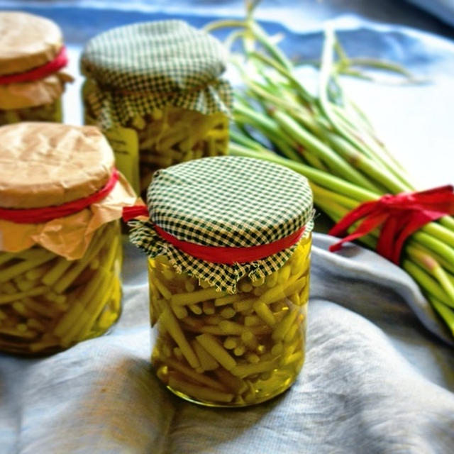 【イタリアではこう食べる♪】ニンニクの芽のオイル漬け