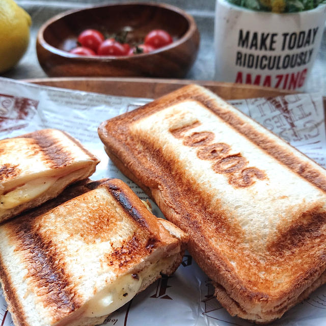 カリサク♪チーズとろ～んホットサンド