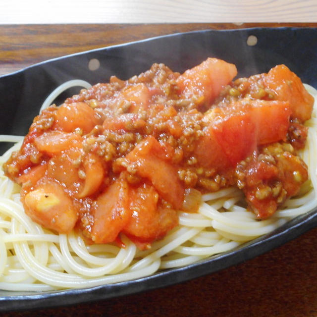 トマトミートソースパスタ