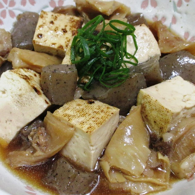 牛すじとこんにゃくの煮込み＜焼き豆腐も♪＞