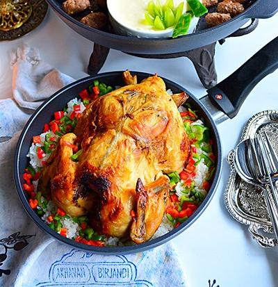 丸鶏のエスニックカレー焼きでクリスマスピラフ  フライパンディナー
