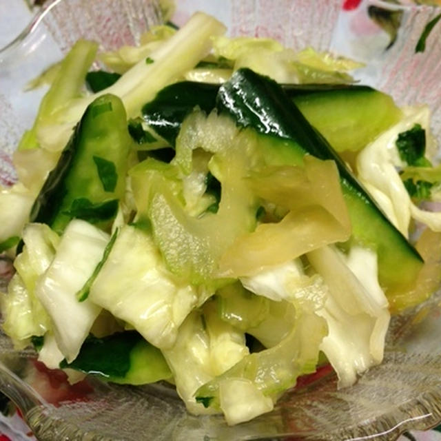 昆布だしで野菜の漬物。