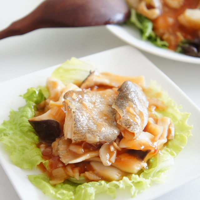 『鱈のチリソース煮』レシピレンチン仕上げの「鱈チリ」です毎日ご飯のレシピは簡単が一...