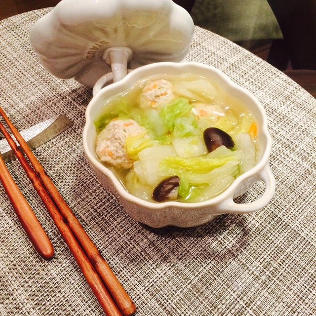 生姜入り鶏団子と白菜のお鍋風スープ