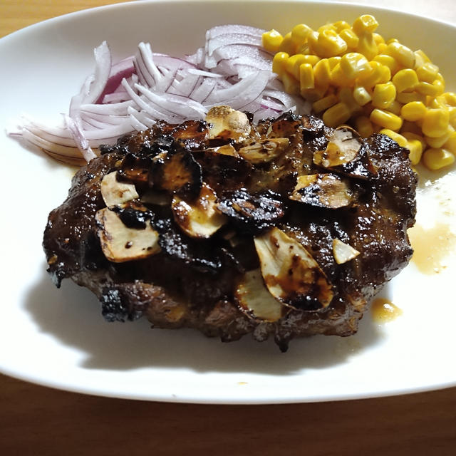 カルビ乗せ鉄板焼きハンバーグ