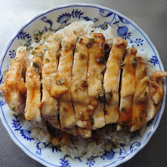 鶏胸肉のレンチンチャーシュー丼