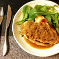 お祝いの旨さ。鶏むね林檎シャリアピンバターステーキ（糖質7.0g） by ねこやましゅんさん