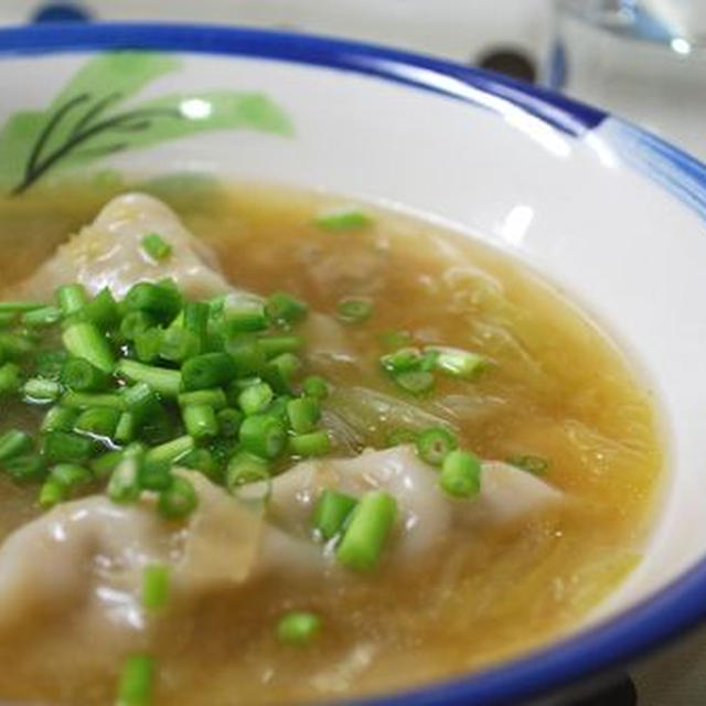 白菜と餃子の生姜スープ