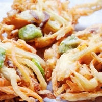旬の野菜☆そら豆と新玉ねぎのかき揚げ