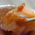 ノルウェーサーモンのお刺身を食べる　〜トマトとバルサミコのソース〜