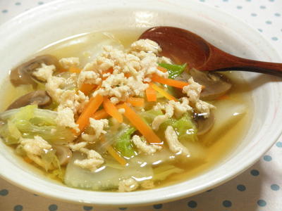 白菜と鶏肉の生姜スープ☆