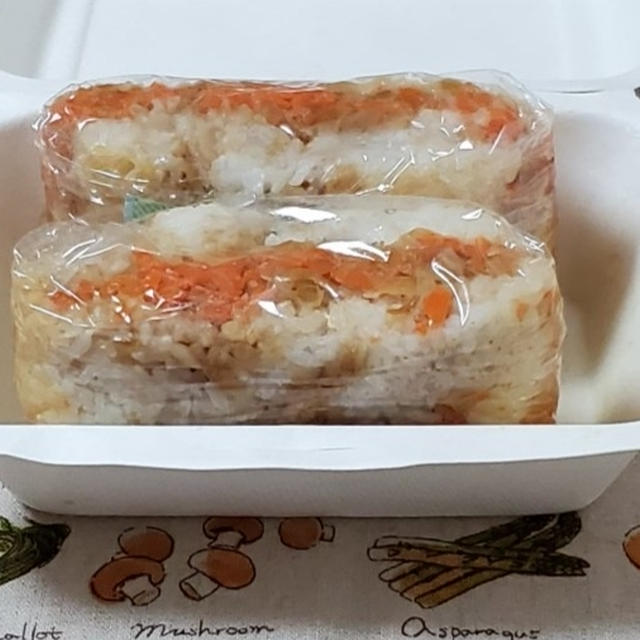 お弁当作り☆ライス型ランチ☆ソーセージの和風お米サンド

