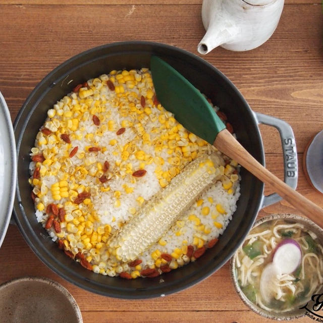 とうもろこしとクコの実の薬膳ご飯