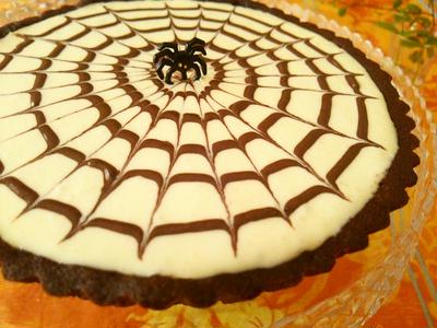蜘蛛の巣模様のレアチーズケーキタルト《ハロウィンスイーツ》