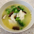 ブロッコリーと豆腐と卵のスープ