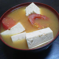 トマトと豆腐の冷たい味噌汁