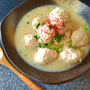 今宵は鶏三昧。豆乳味噌白湯の激盛りふんわり鶏つみれ汁（糖質8.1g）
