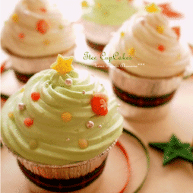 クリスマスのツリーカップケーキ By あきmamaさん レシピブログ 料理ブログのレシピ満載