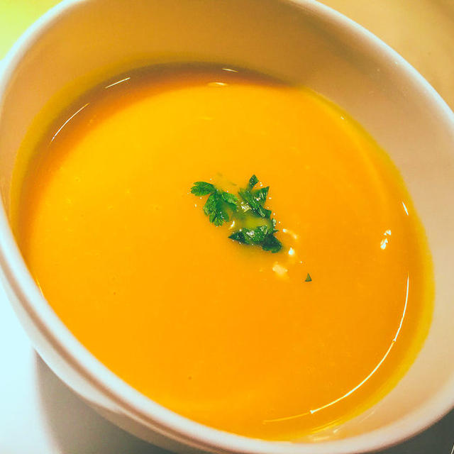 旨みが凝縮！かぼちゃの冷製スープ