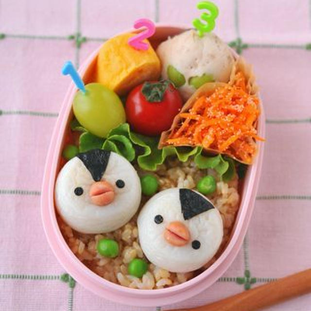 かまぼこペンギンのお弁当 By Akinoichigoさん レシピブログ 料理ブログのレシピ満載