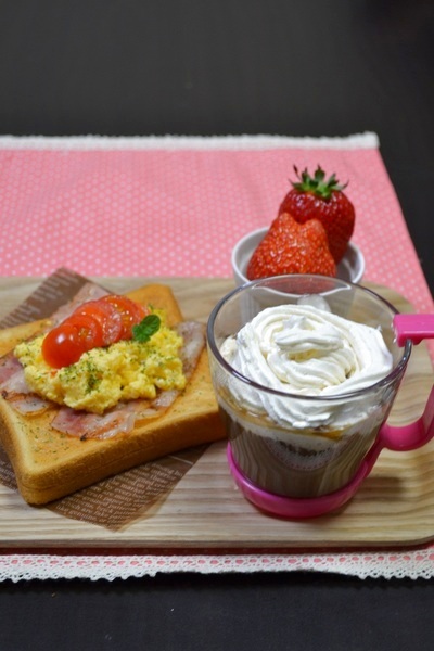 朝カフェ☆スクランブエッグルトーストtoウインナーコーヒー 