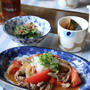 トマトと豚肉のポン酢炒め、おろしのせ。小松菜の梅おかかあえと。