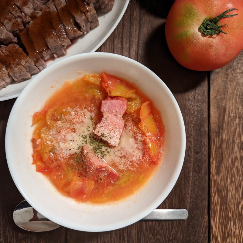［野菜ソムリエの料理］レンジでとろっとまるごとトマトスープ