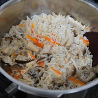 きのこたっぷり塩炊き込みご飯 