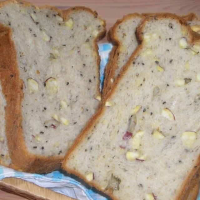 さつまいもと黒ごまのデニッシュ食パン
