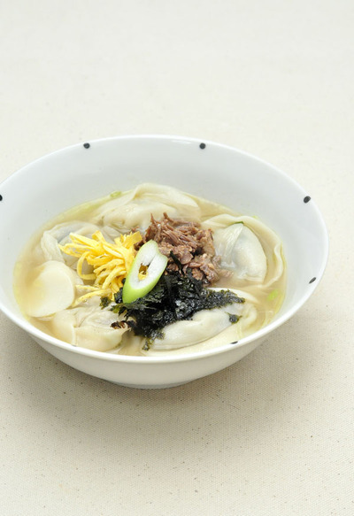 韓国のお雑煮「トックマンドゥグク」