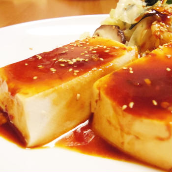 甘辛ソースで豆腐メインディッシュ　~ Tofu steak with sweet miso sauce