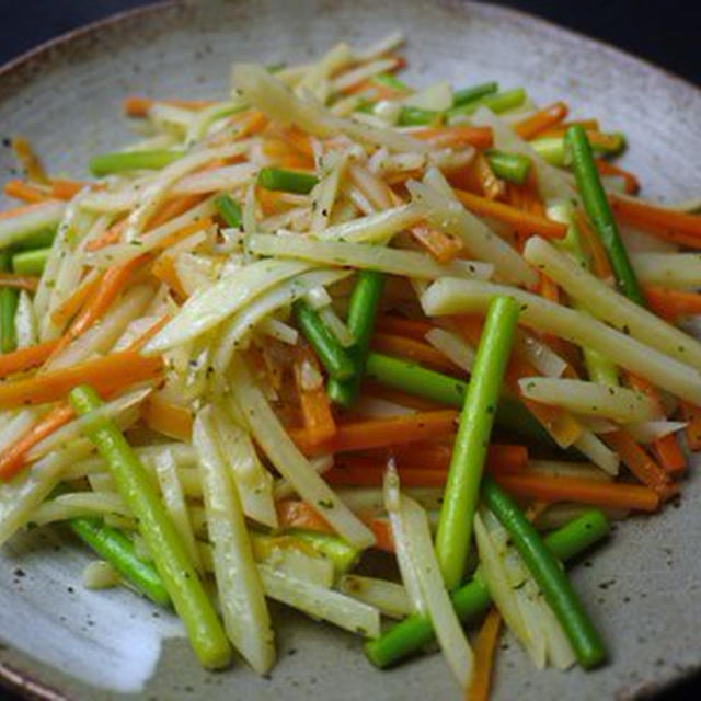 三種の野菜のカンタン細切り塩炒め