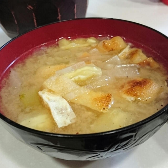 〈ヤマキだし部〉大根と焼き油揚げのお味噌汁。ほっこり幸せ気分になります♪