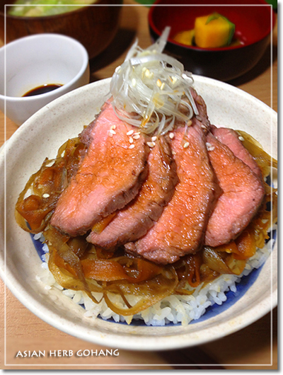 根菜たっぷり♪炙り牛肉のたたき丼