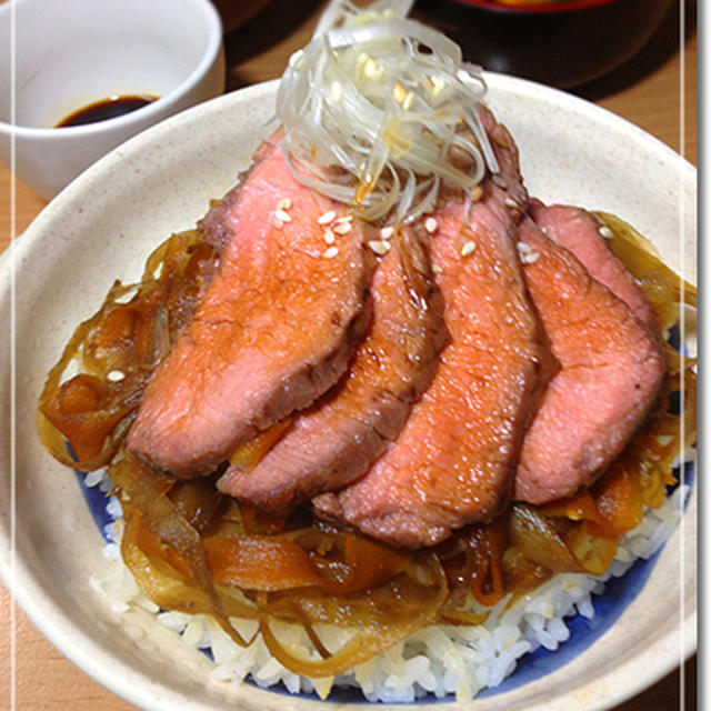 根菜たっぷり♪炙り牛肉のたたき丼