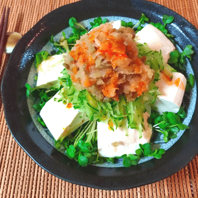 低カロS級。おろし搾菜ポン酢の激盛り水切り豆腐サラダ（糖質5.8g）