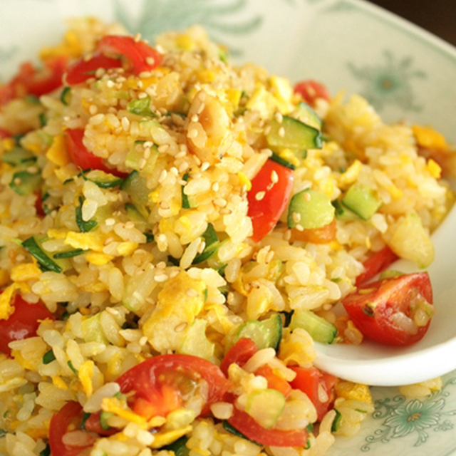 夏のぶら下がり野菜のチャーハン