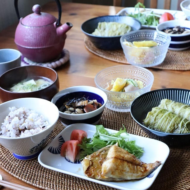 あじの照り焼き と 豚薄切り肉でロール白菜・献立。